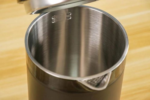 一款颜值与实力兼具的智能小家电,施铂恒温电热水壶上手评测
